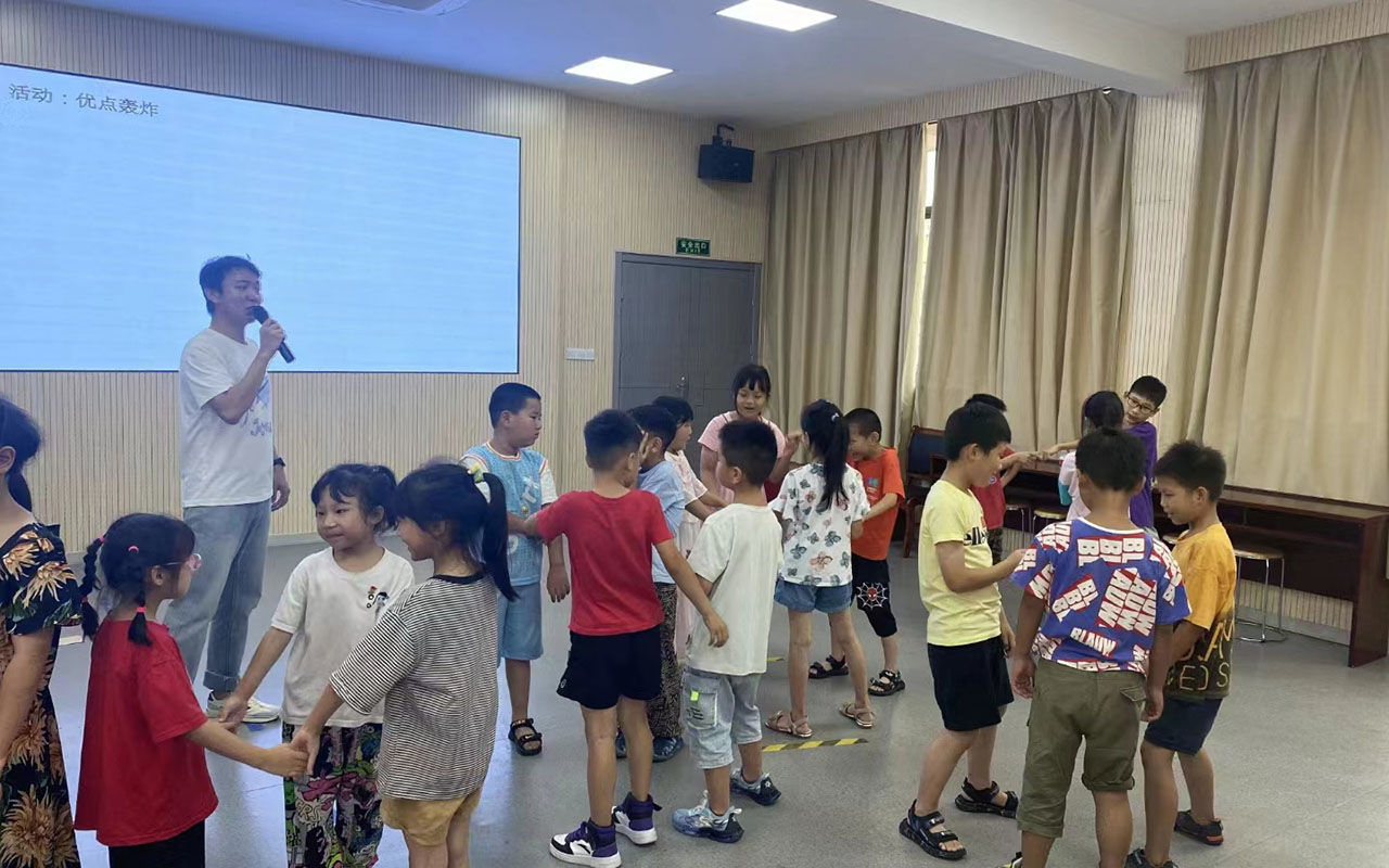 华容龙观乡中心学校